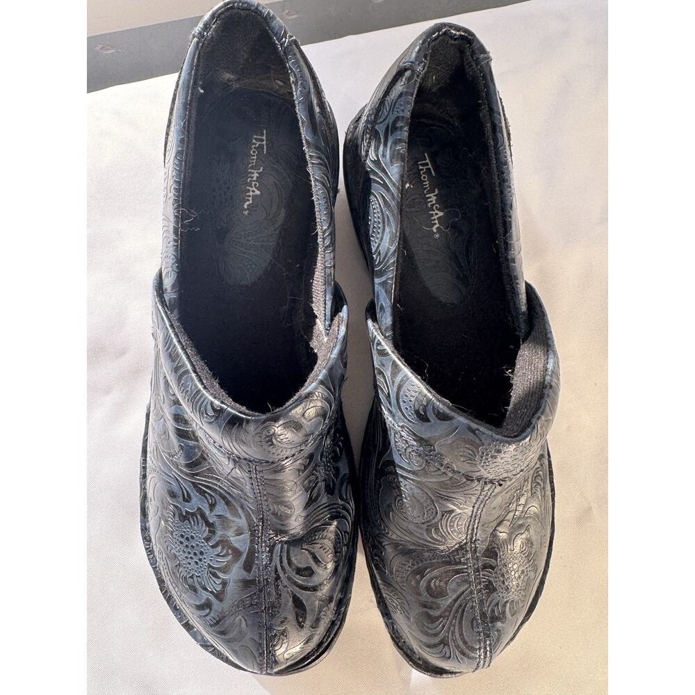 New $225 Thom McAn Women’s 9W Wide Vegan Leather Comfort Clog Toronto Navy Boho